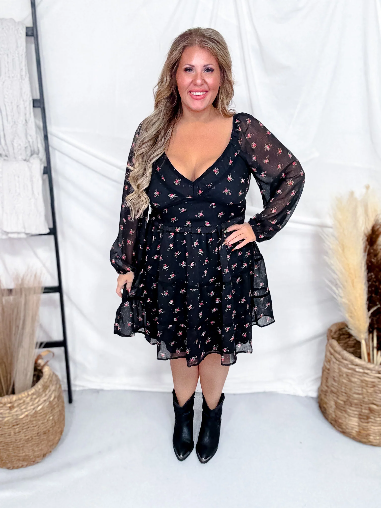 Black Floral Print Dress With Bubble Sleeves & Lace Piping - Image 2