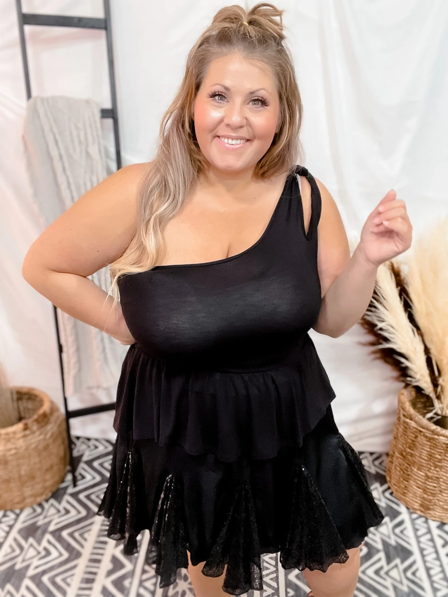 Black Keyhole Top FINAL SALE - Image 5