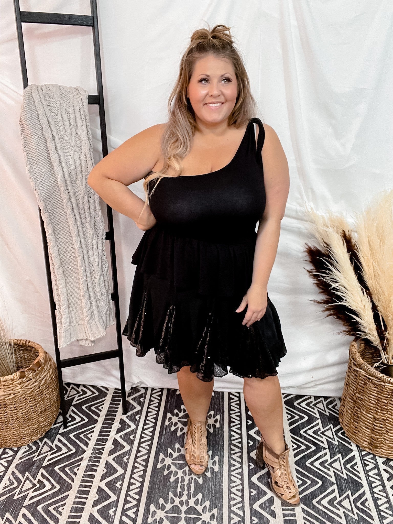 Black Keyhole Top FINAL SALE - Image 9