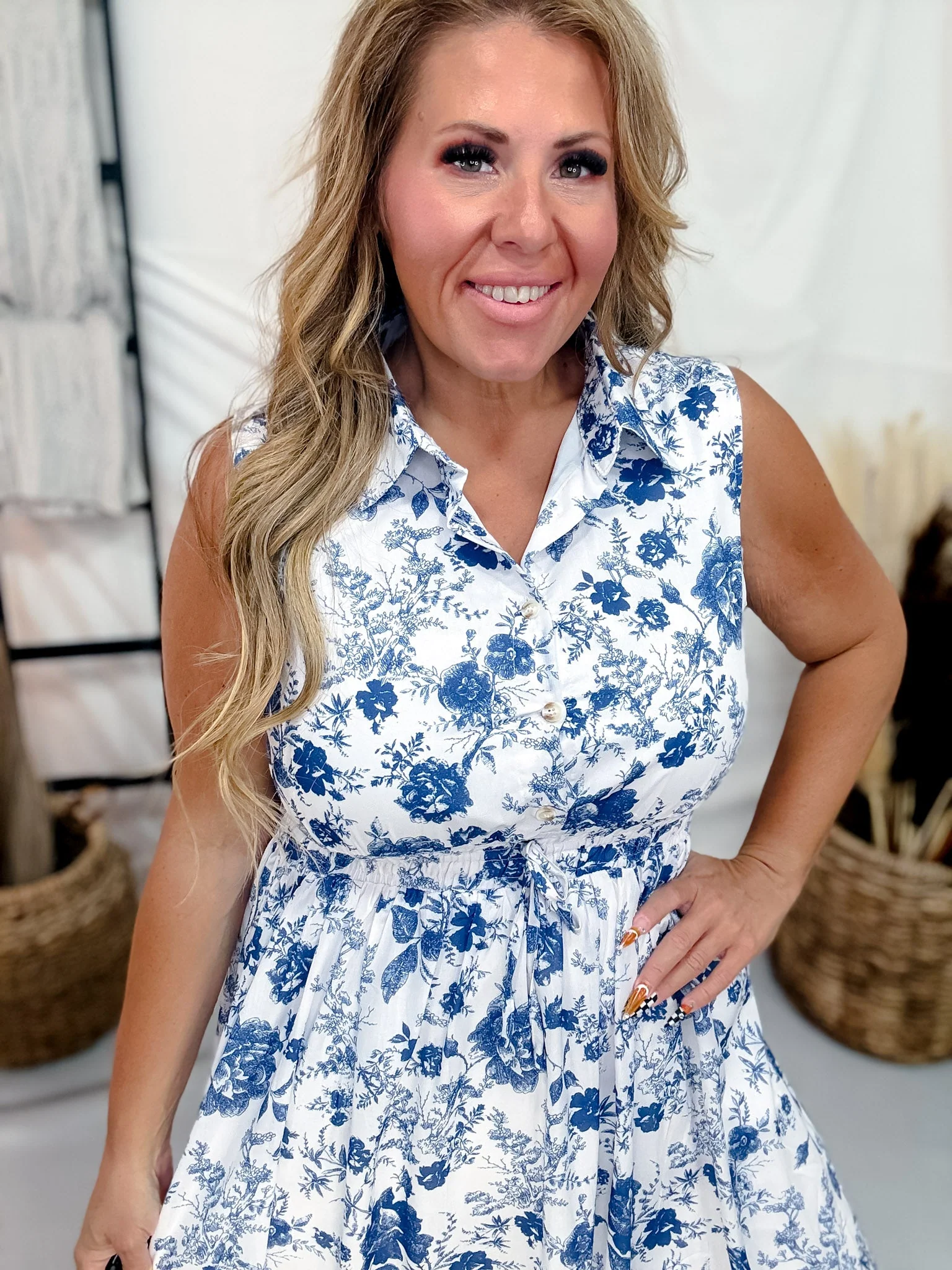 Blue & White Floral Print Sleeveless Midi Dress - Image 3