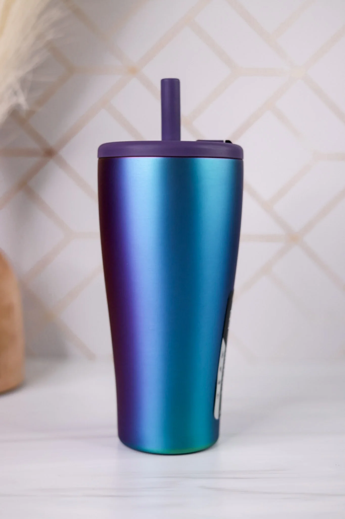 Brumate 20oz Dark Aura Tumbler - Image 5