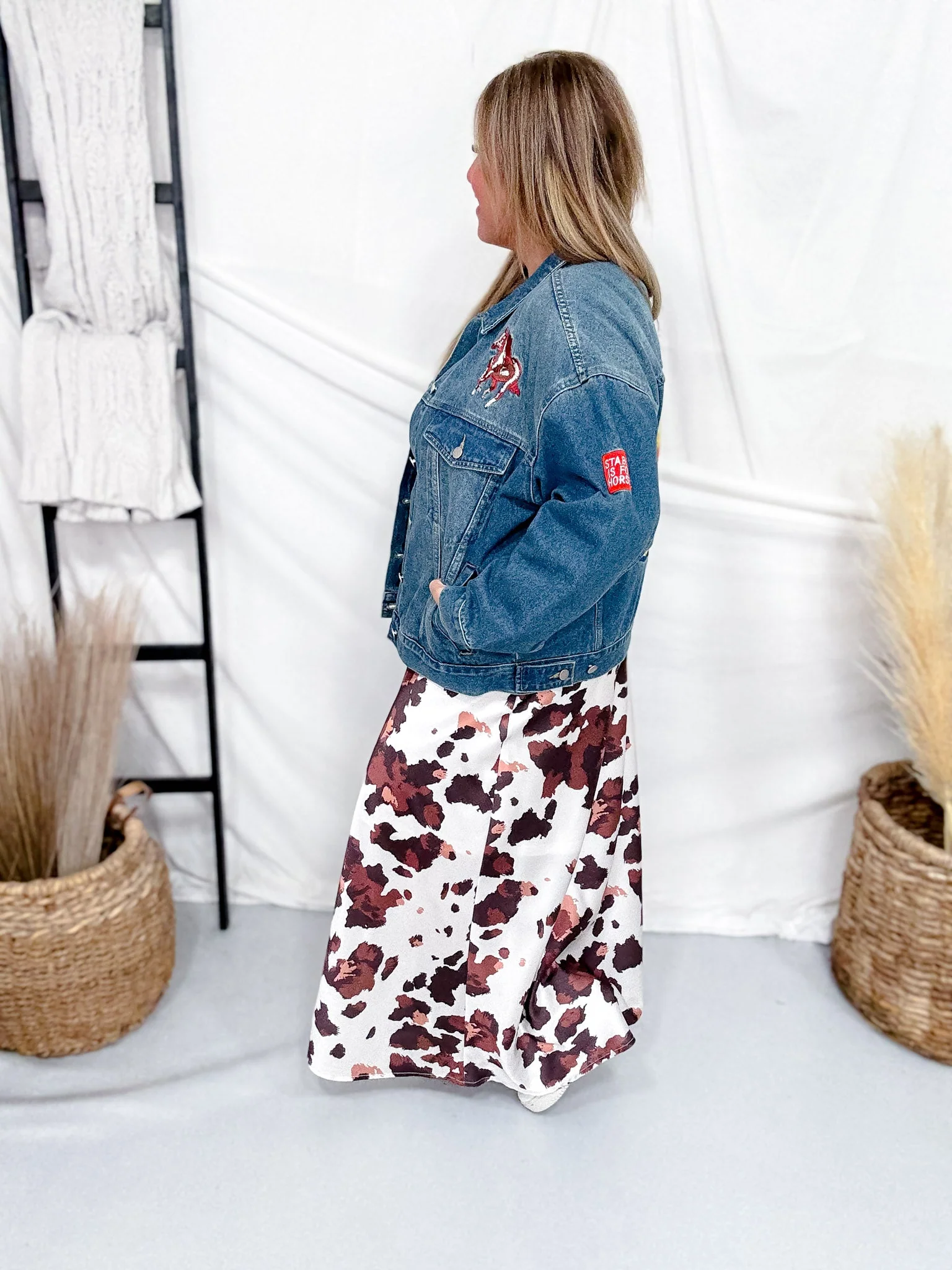 Classic Blue Denim Jacket With Western Embroidery - Image 7