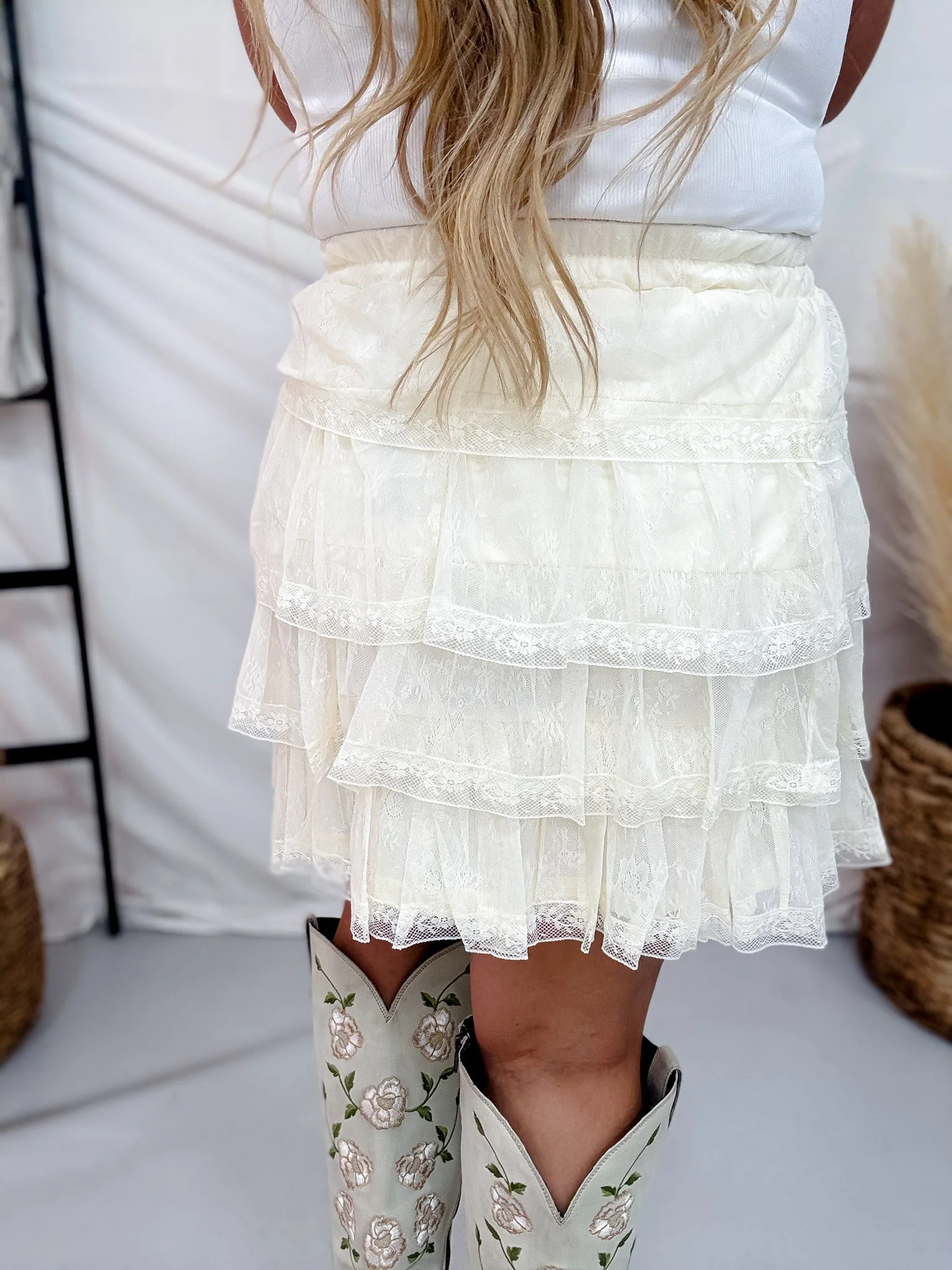 Cream Lace Ruffled Mini Skirt - Image 6