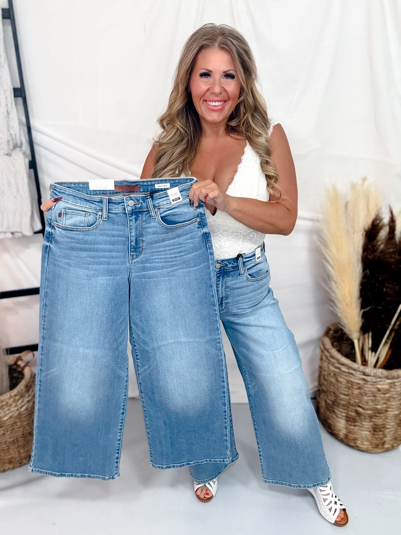 Judy Blue Mid Rise Wide Leg Ankle Length Jeans