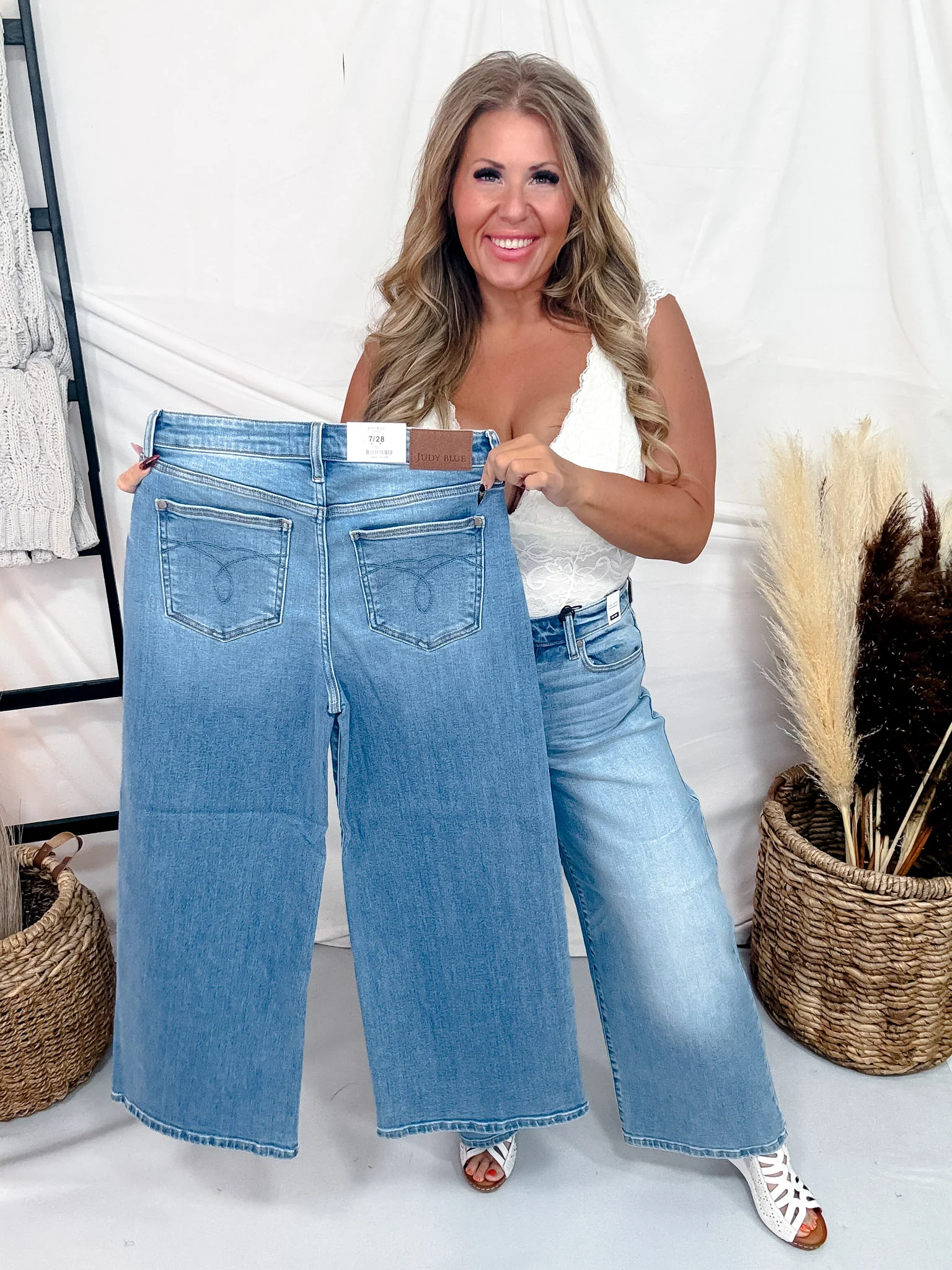 Judy Blue Mid Rise Wide Leg Ankle Length Jeans - Image 3