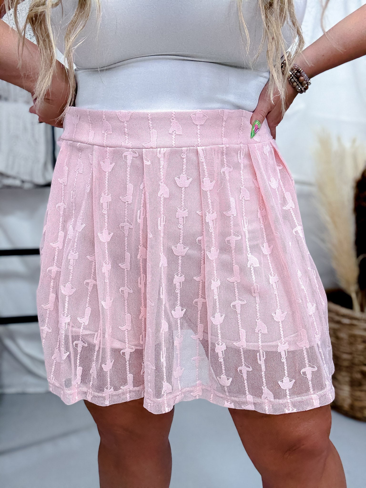 Lingo Lace Skort In Dusty Rose