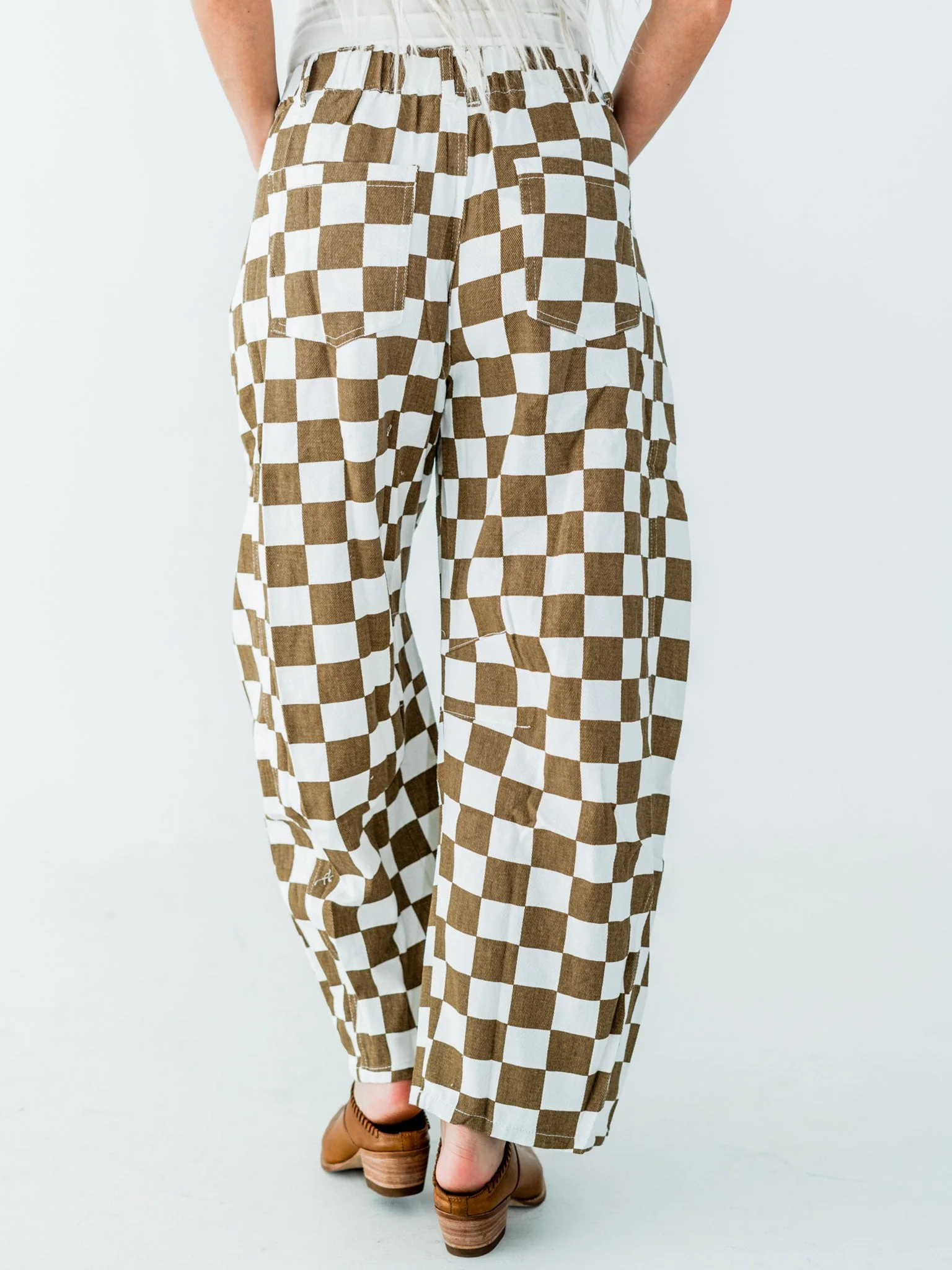 Mocha & White Checkered Barrel Leg Pants - Image 12