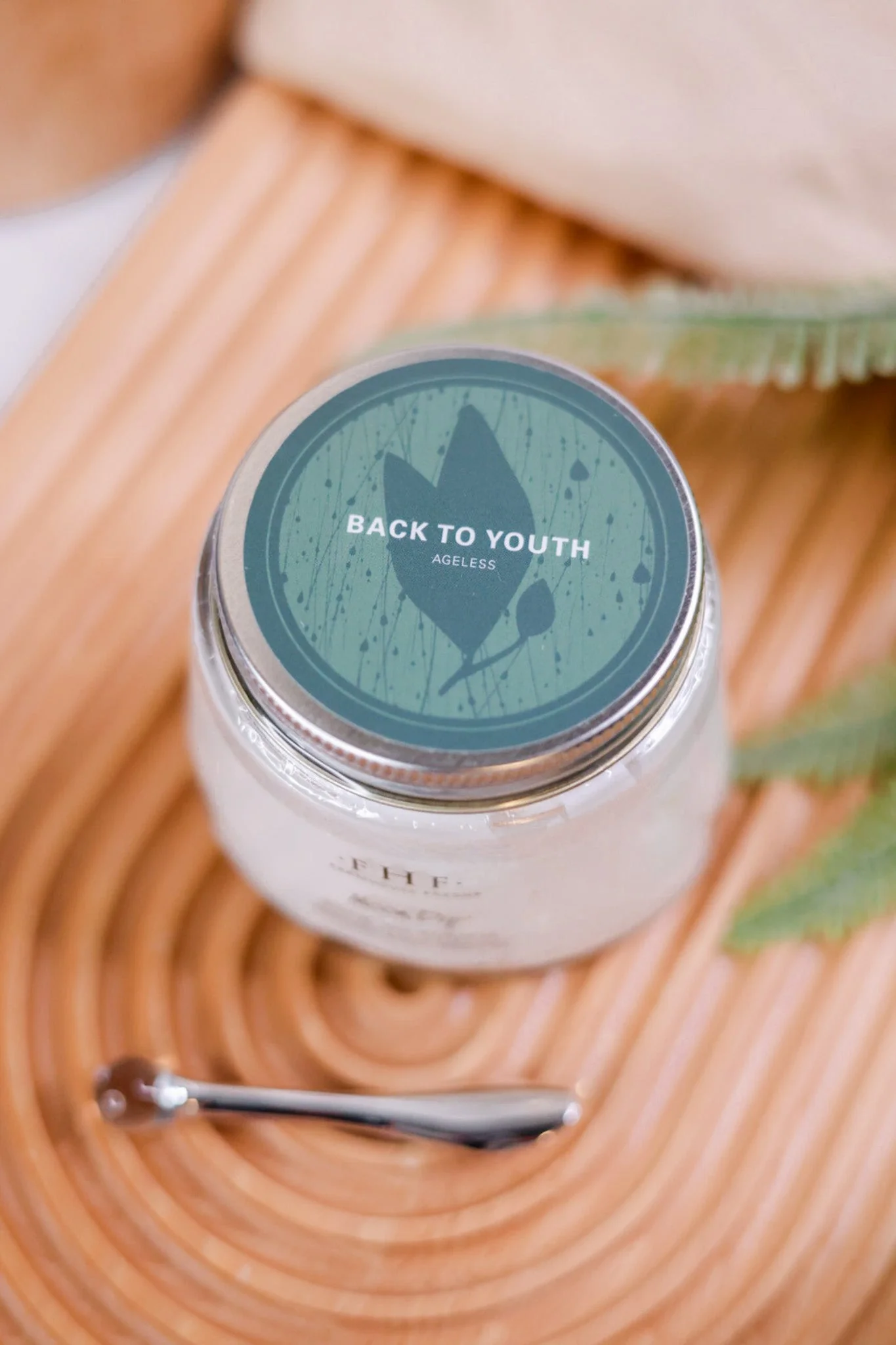 Moon Dip Back to Youth Body Mousse - Image 5