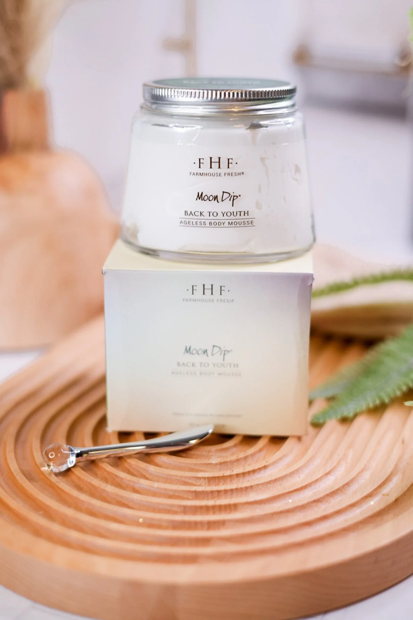 Moon Dip Back to Youth Body Mousse - Image 7