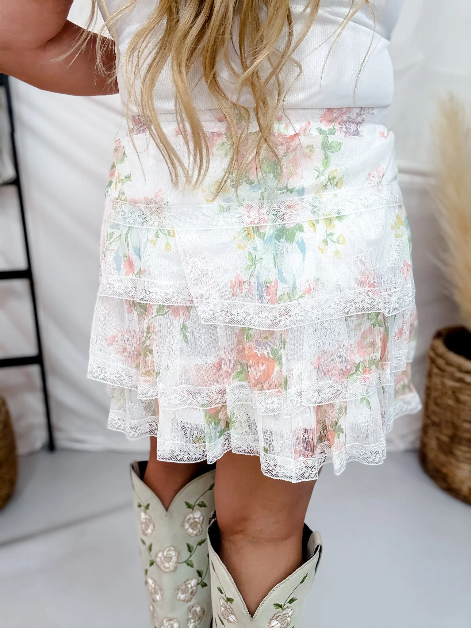 Pink & White Floral Print Lace Ruffled Mini Skirt - Image 6