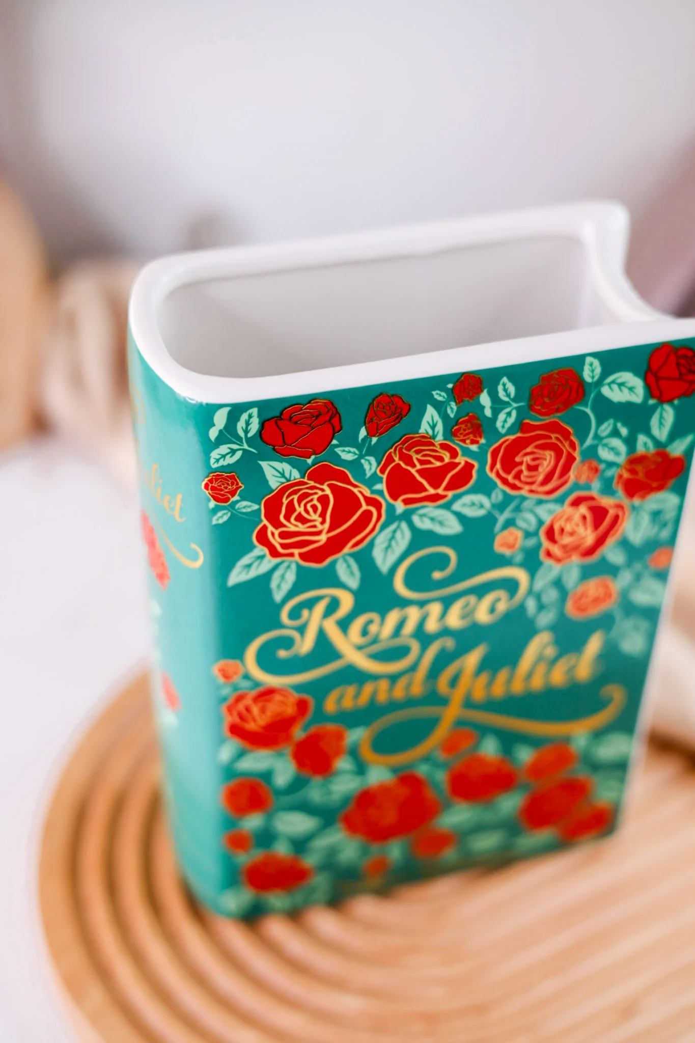 Romeo & Juliet Ceramic Book Vase - Image 2