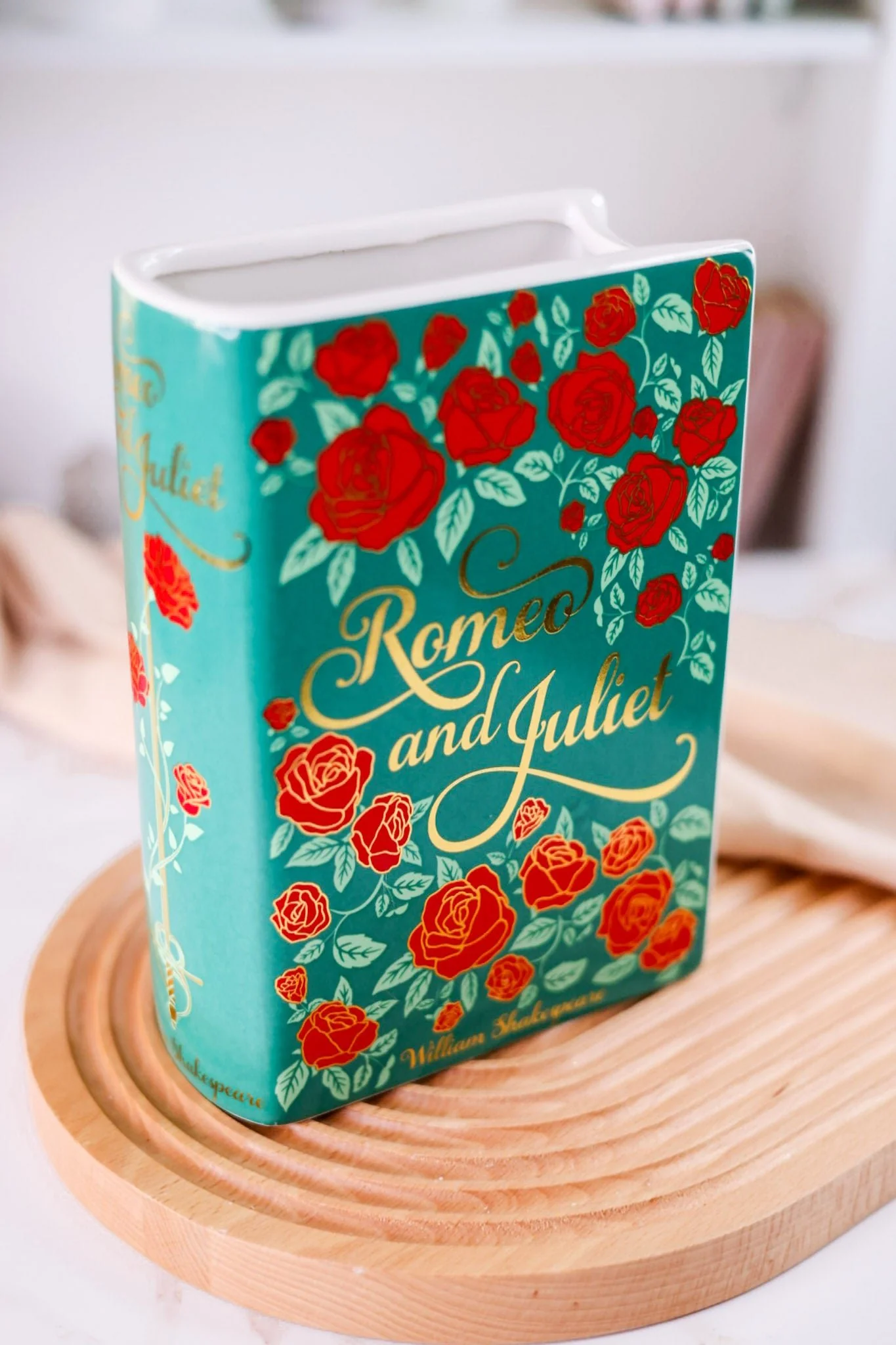 Romeo & Juliet Ceramic Book Vase - Image 6