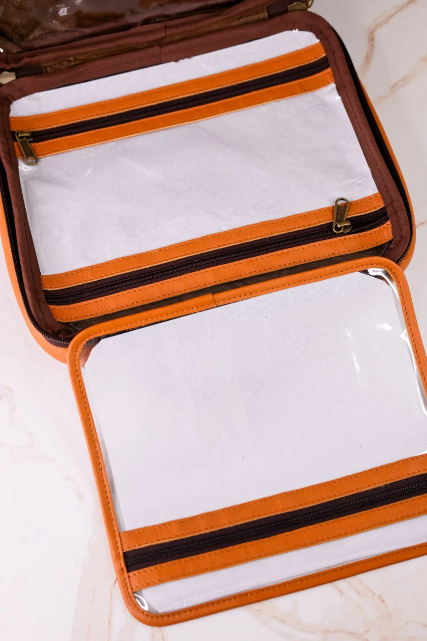 Tan Hairon Leather Hanging Travel Toiletries Bag - Image 4