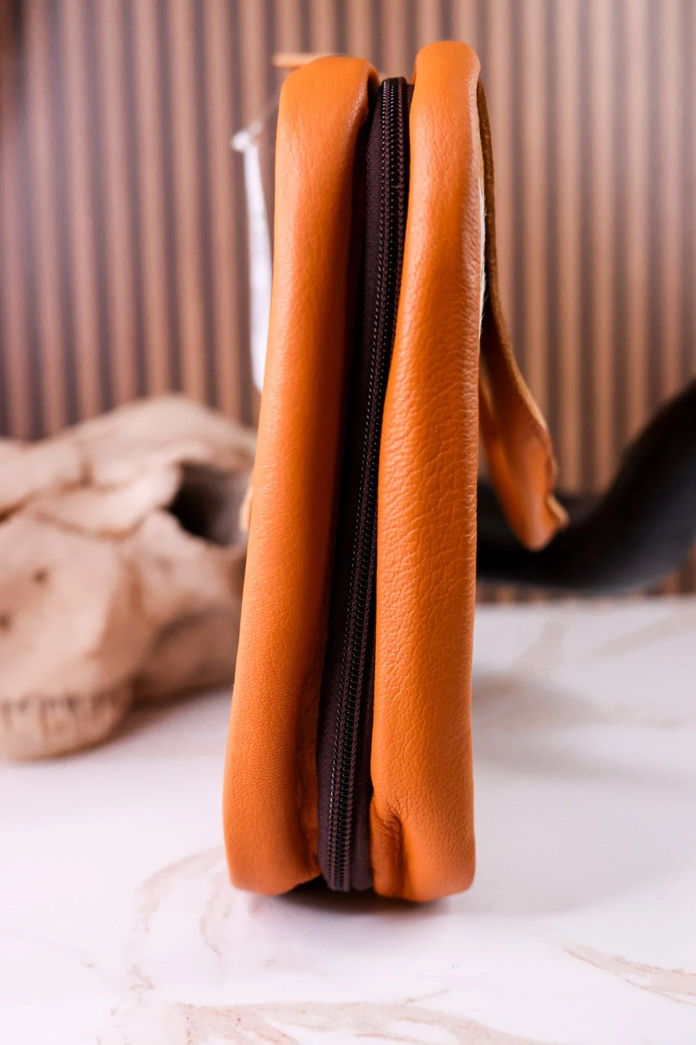 Tan Hairon Leather Hanging Travel Toiletries Bag - Image 6