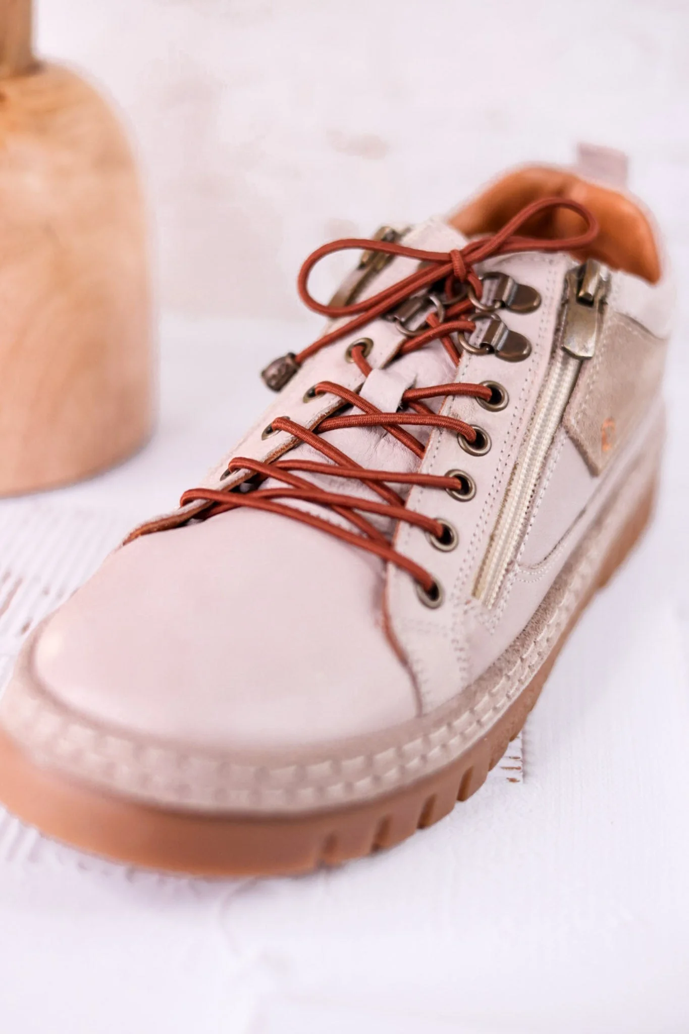 The Lauria Light Gray Sneakers - Image 10