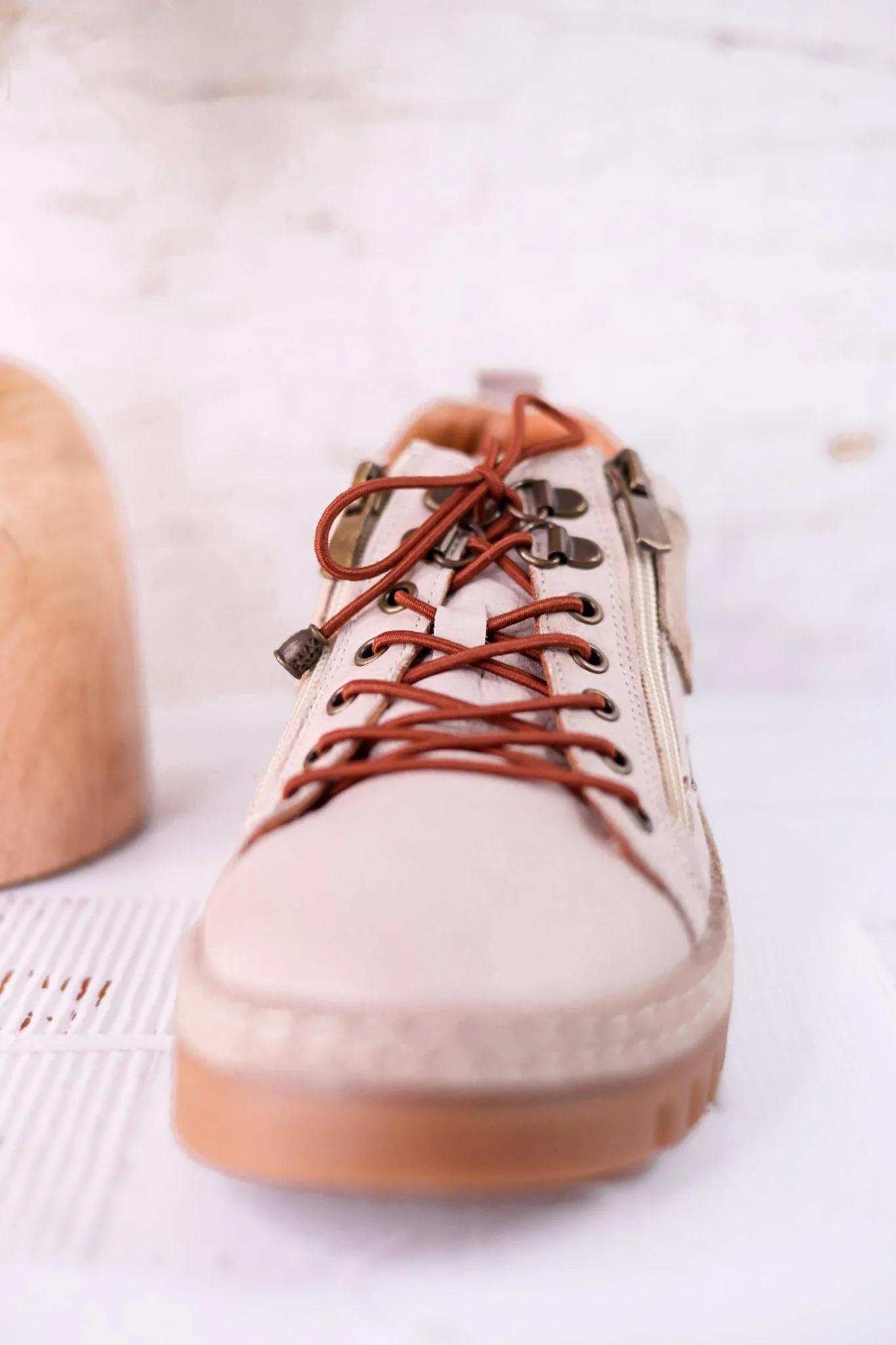 The Lauria Light Gray Sneakers - Image 6