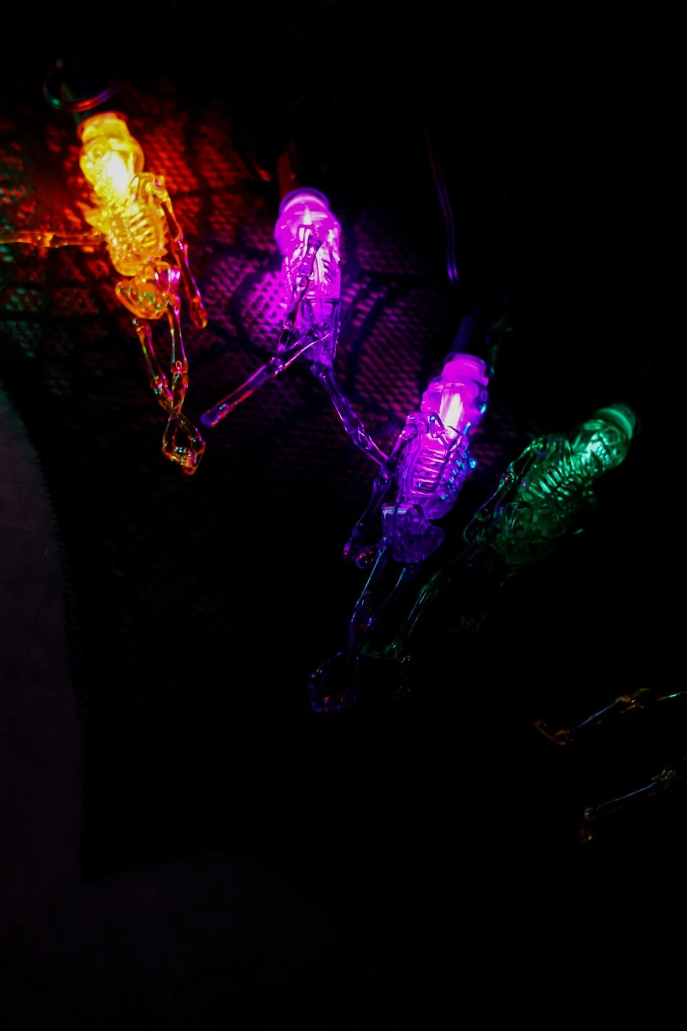 UL Electric Lighted Skeleton Halloween Garland FINAL SALE - Image 4