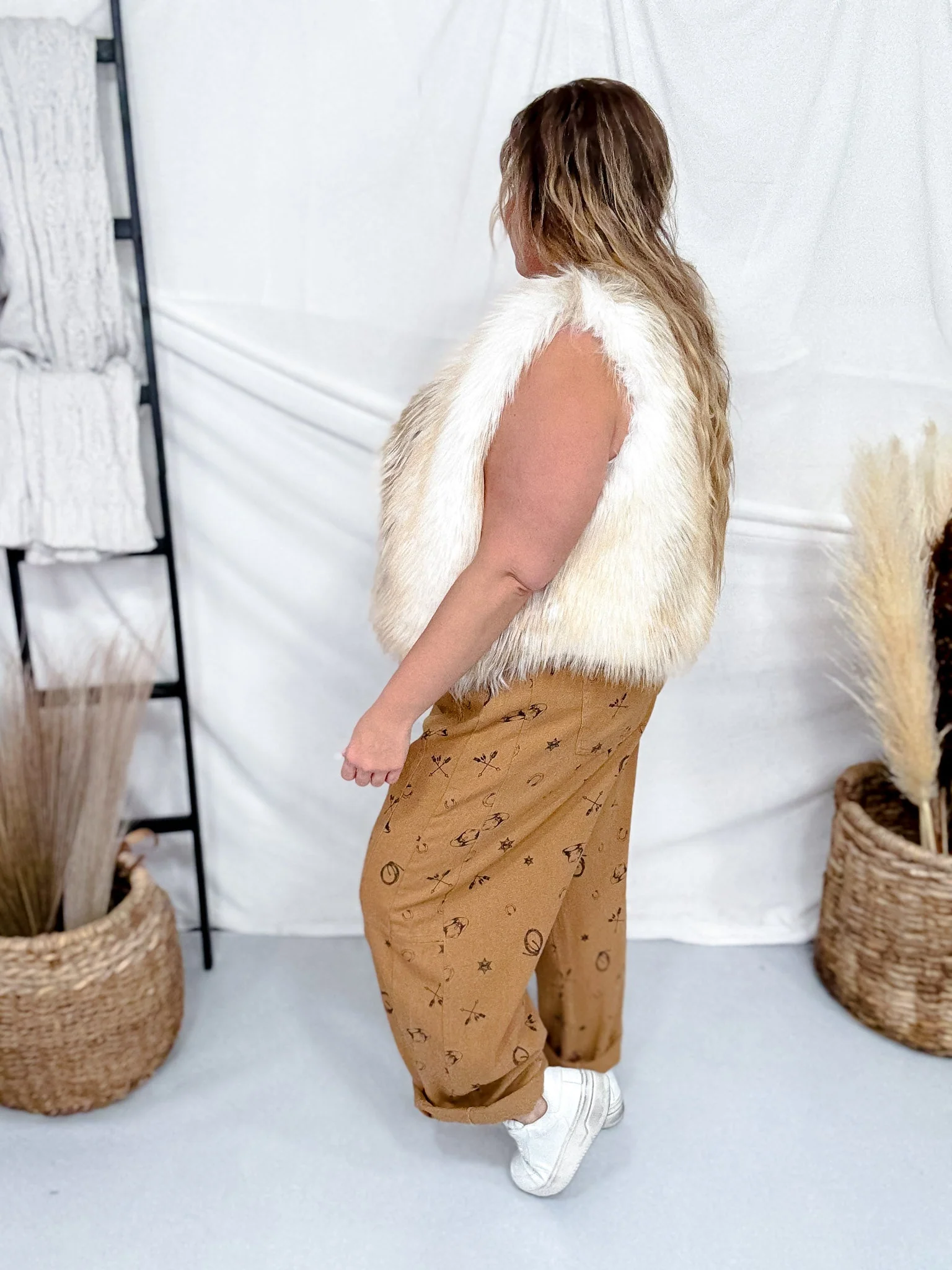 White And Taupe Faux Fur Vest FINAL SALE - Image 6