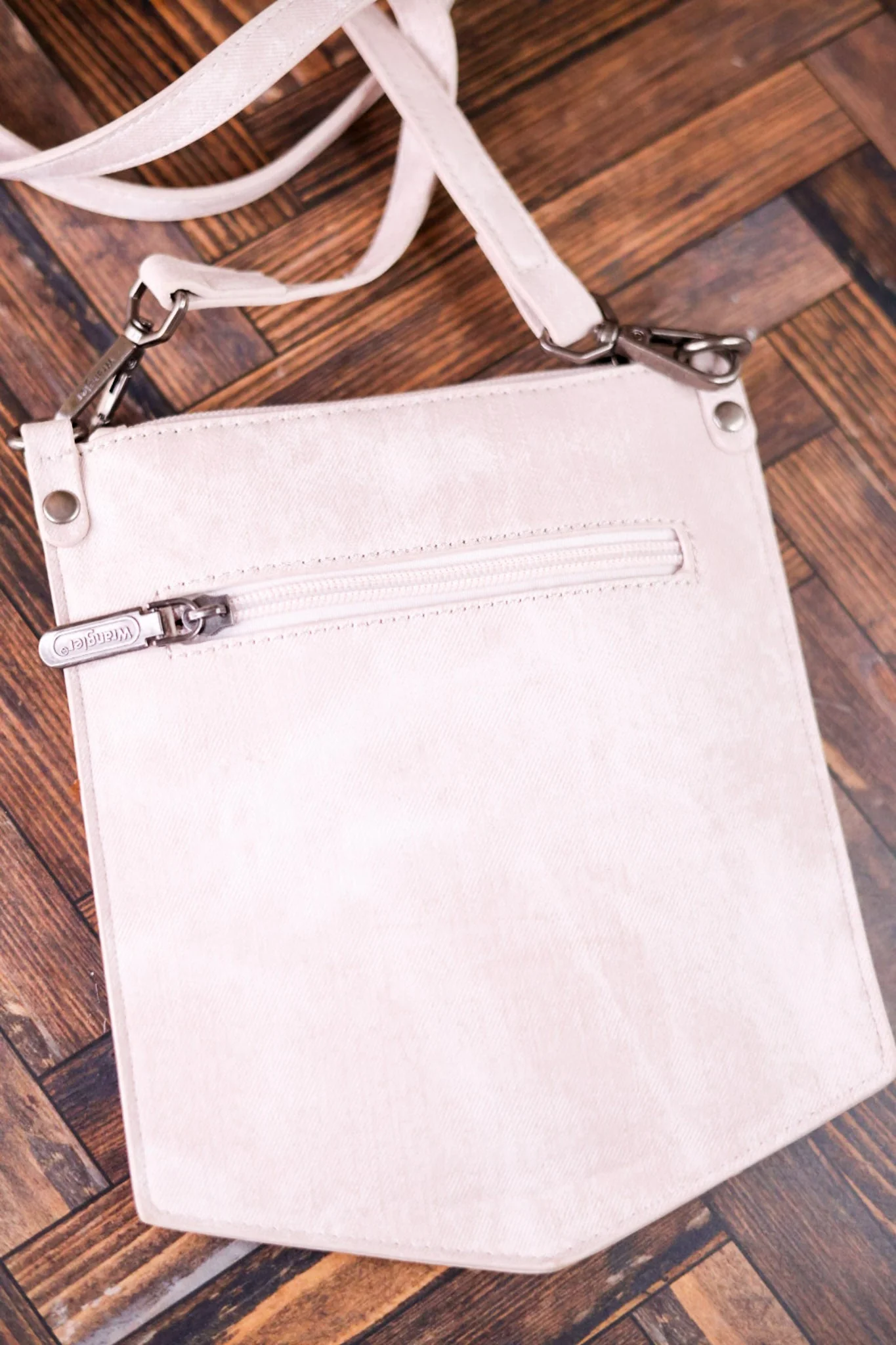 Wrangler Pocket Style Crossbody Bag in Beige FINAL SALE - Image 2