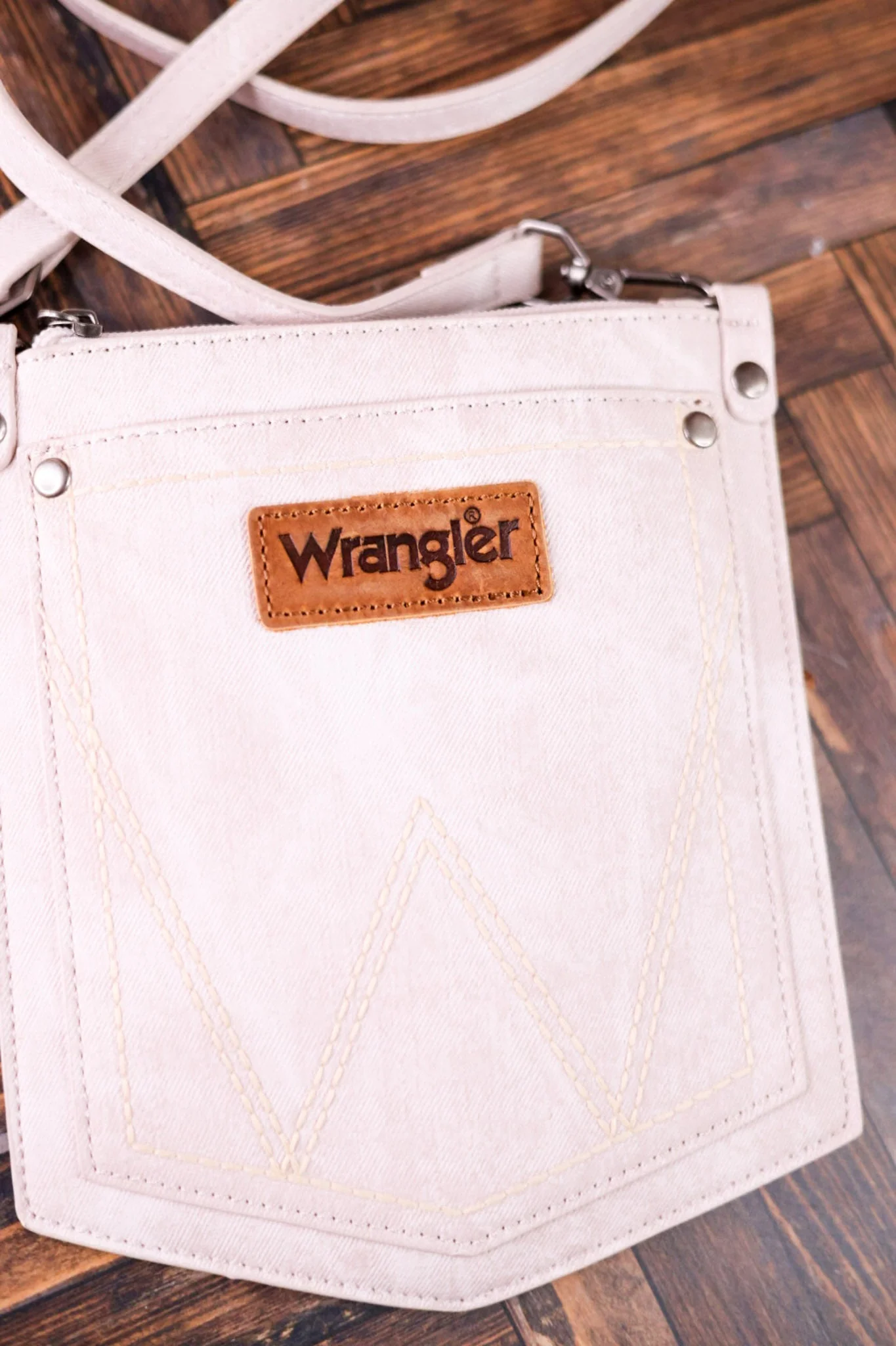 Wrangler Pocket Style Crossbody Bag in Beige FINAL SALE - Image 3